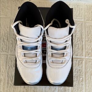 Jordan 11 Retro Legend Blue 2024 size 9 men